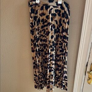 Leopard Print Pleated Skirt